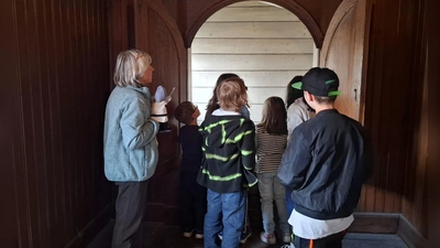 Kinder Schlossführung im Schloss Brand. (Bild: Melanie Schraml)