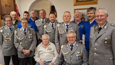 Bei der diesjährigen Jahreshauptversammlung der SRK Thanstein wurden Mitgliederehrungen durchgeführt. (Bild: Wolfgang Niebauer)