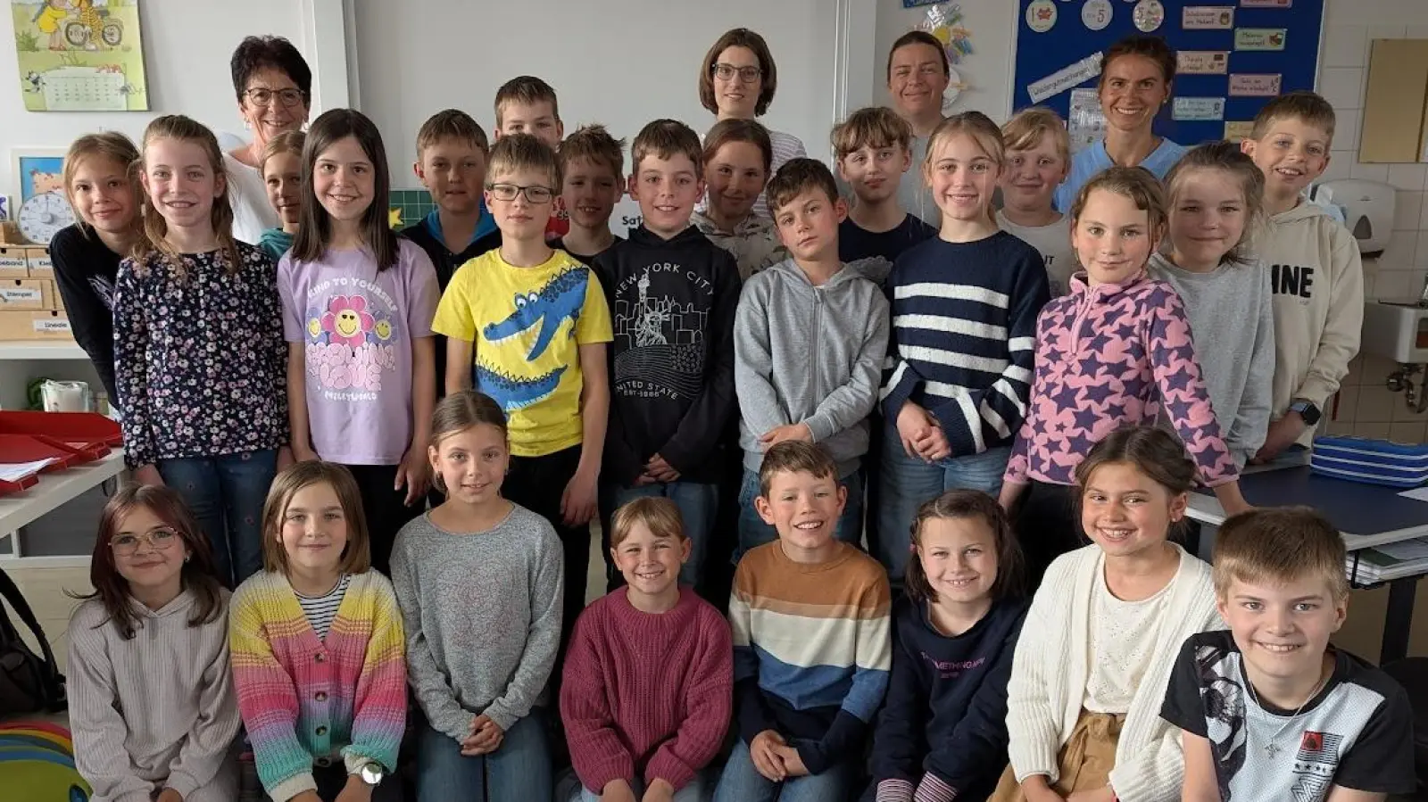 Poppenrichter Kommuninkinder; v.l Margit Meier, Uschi Biegerl, Daniela Heindl, Carina Rumpler (Bild: Regina Probst)