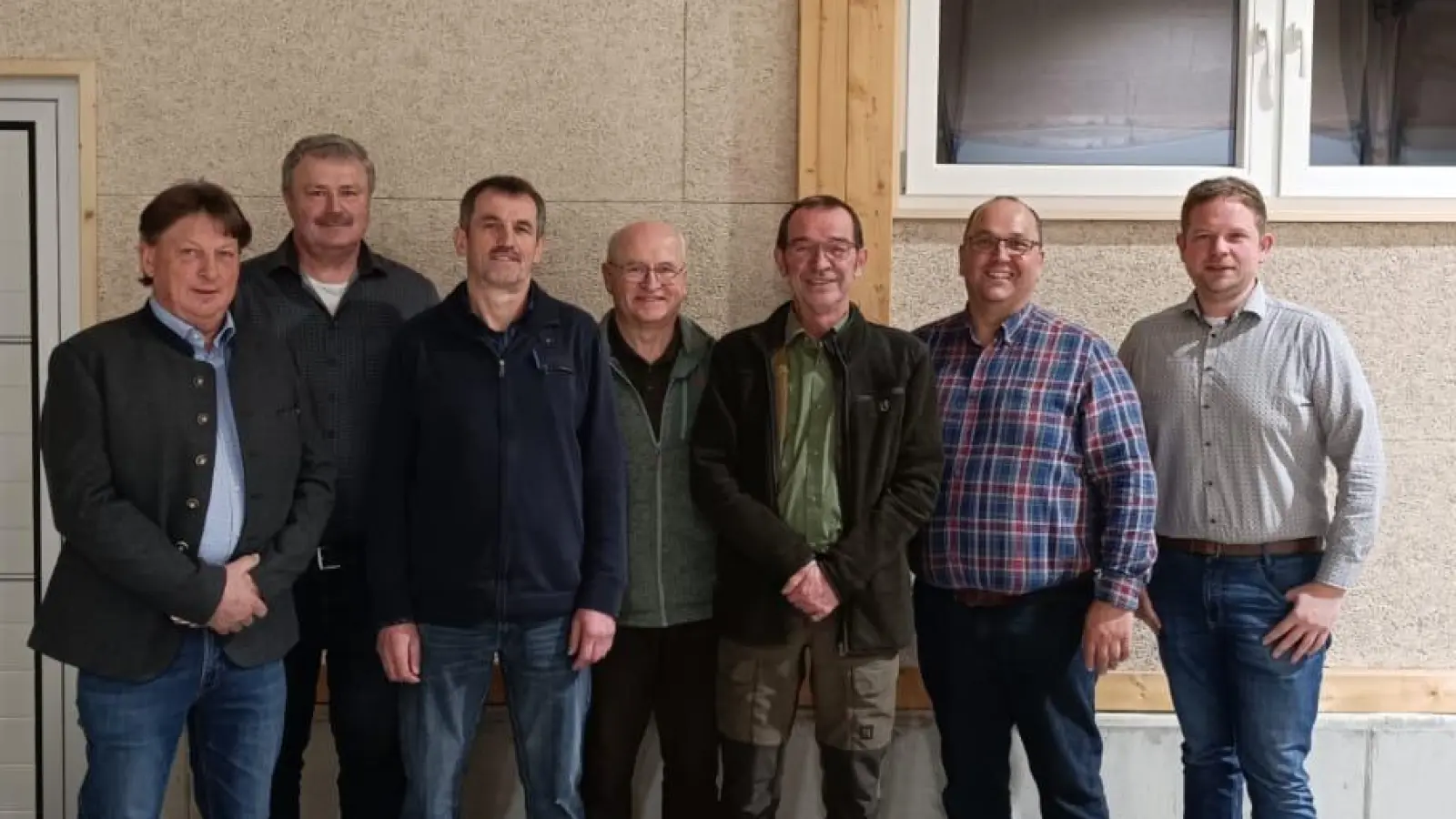 2.Bgm. Andreas Altmann, Kassier Ludwig Eckl, 2.Jagdvorstand Andreas Heinrich, Jagdpächter Richard Götz, Jagdpächter Josef Luber, 1. Jagdvorstand Ägidius Viehauser und Schriftführer Alexander Rauch (von links). (Bild: Ägidius Viehauser)