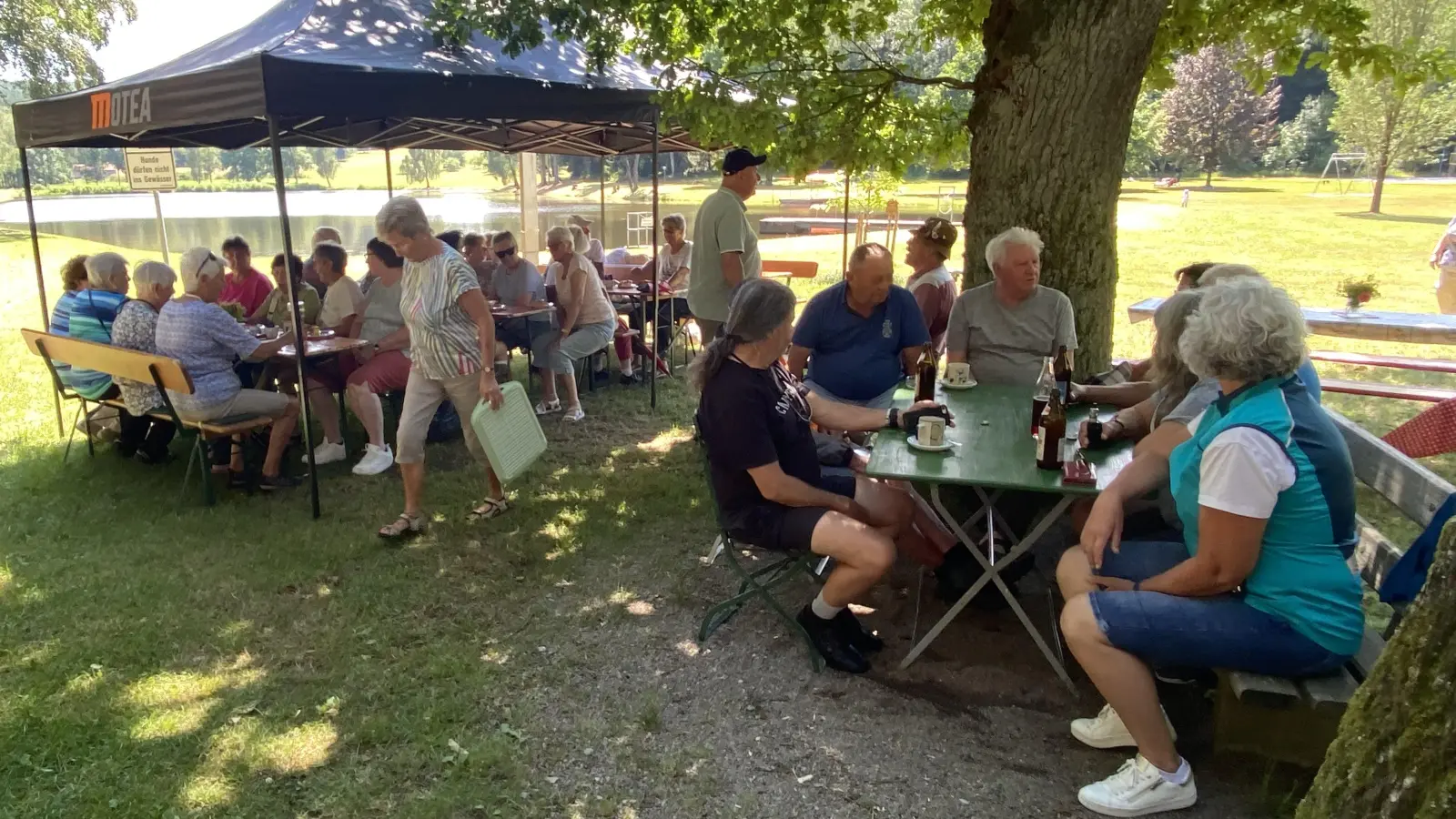 Der „Bursweiher” lud zu einem gemütlichen Nachmittag ein. (Bild: Josef Glas)