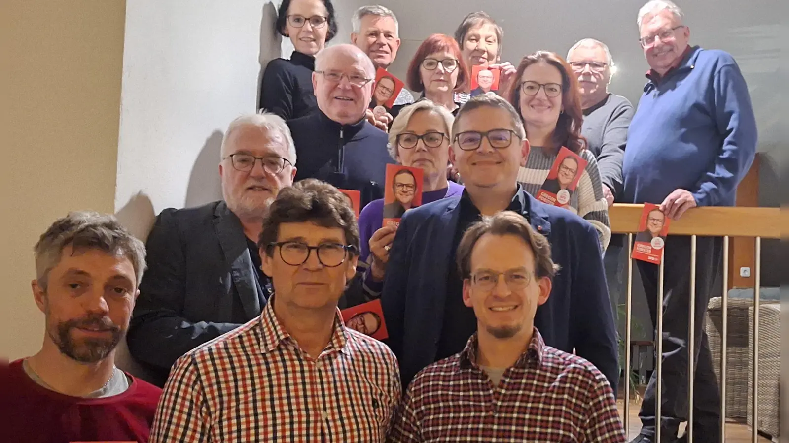 v. vorne: Thomas Ott, Fritz Betzl, Andreas Wagener, Matthias Haberberger, Karin Blendinger-Betzl, Grogor Forster, Peter Lehr, Ella Teichmann, Romana Ott, Karolina Forster, Franz Fuchs, Margot Brosch, Horst Priebe und Udo Müller  (Bild: Rupert Lindner )