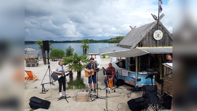 Das gemeinsame Singen mit einer Worship-Band zieht jedes Jahr viele Besucher an. (Foto: Maren Maibom)