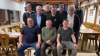 Vorstandschaft mit Jagdpächtern und Bürgermeister. (Bild: Sabrina Wolf)