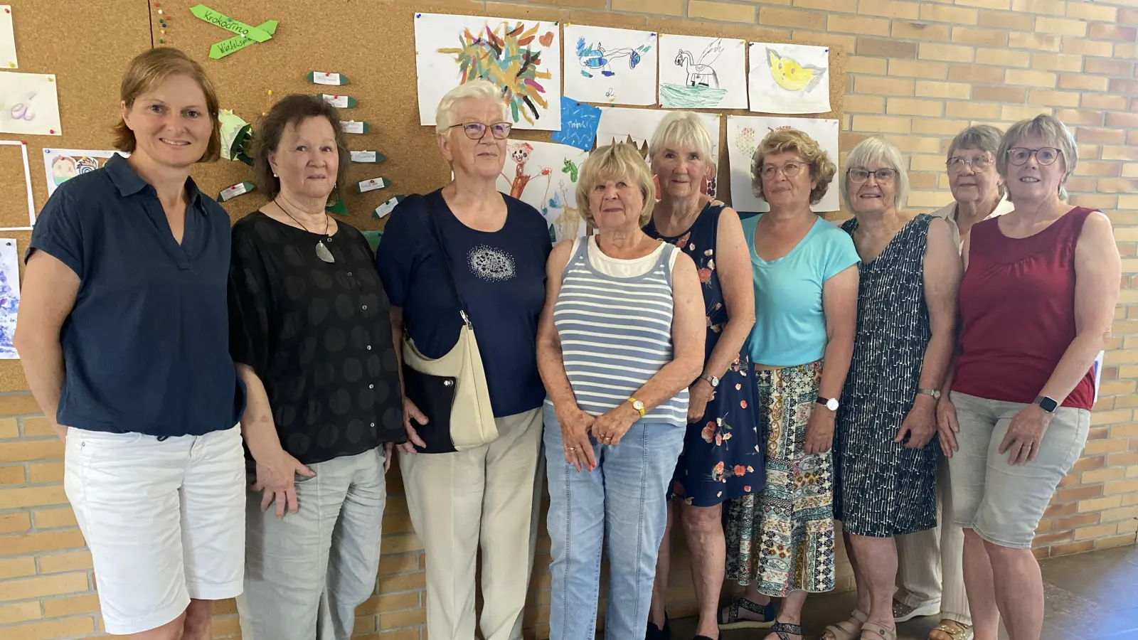 v.l. Ulrike Pfleger mit Team der ehrenamtlichen Mitarbeiterinnen (Bild: Ulrike Pfleger)