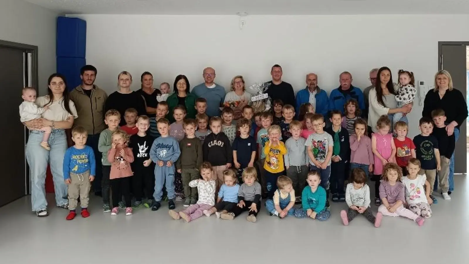 Der neue Bürgermeister Johannes Prechtl wurde herzlich im Kinderhaus Sankt Josef willkommen geheißen. (Bild: Josef Söllner)