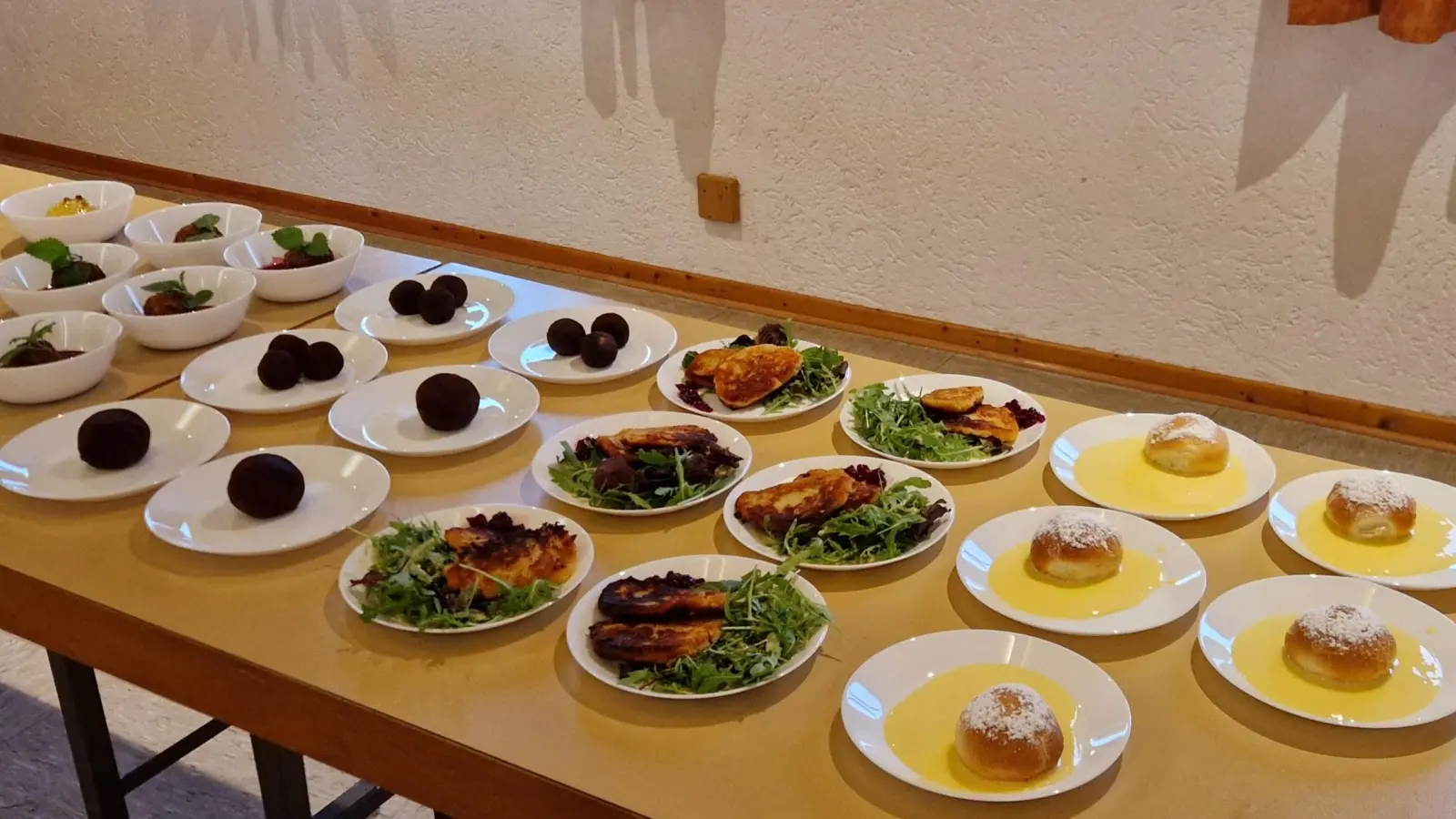 Ein Teil der beim Knödelfest angebotenen Sorten. (Bild: Raimund Pamler)