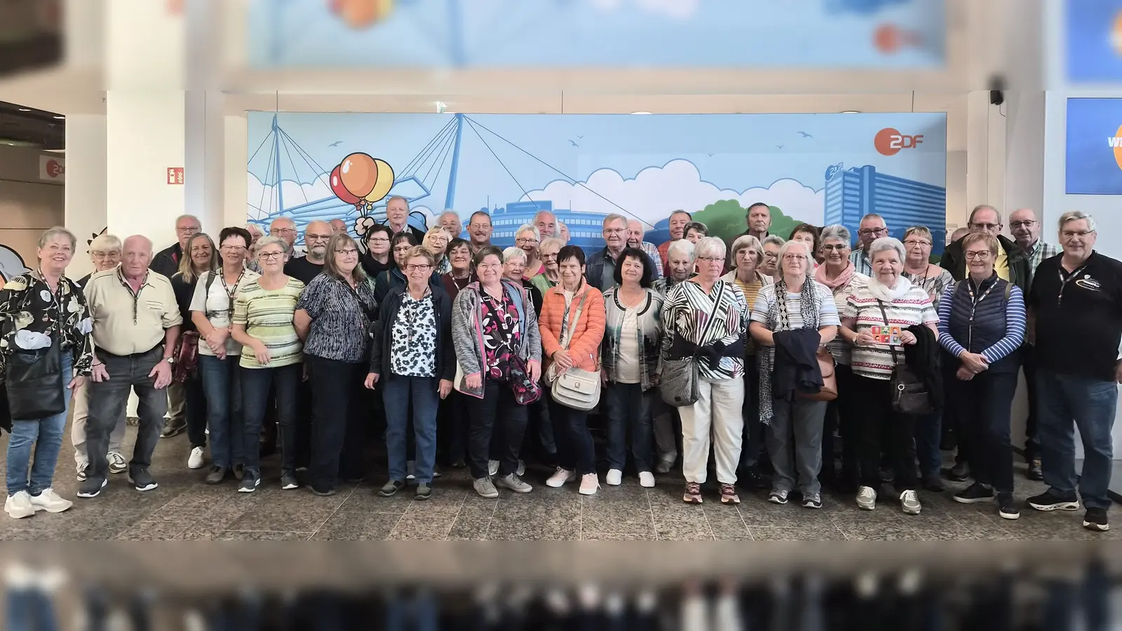 Die onTour-Reisegruppe erlebte fünf abwechslungsreiche Tage in Hessen und im Spessart – von Rüdesheim und Frankfurt bis zum Schloss Mespelbrunn und dem geplanten Überfall der Spessarträuber. (Bild: Walter Heldrich)