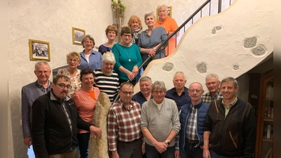 Ehemalige Schülerinnen und Schüler der Wernersreuther Schule. (Bild: Gerhard Lang )