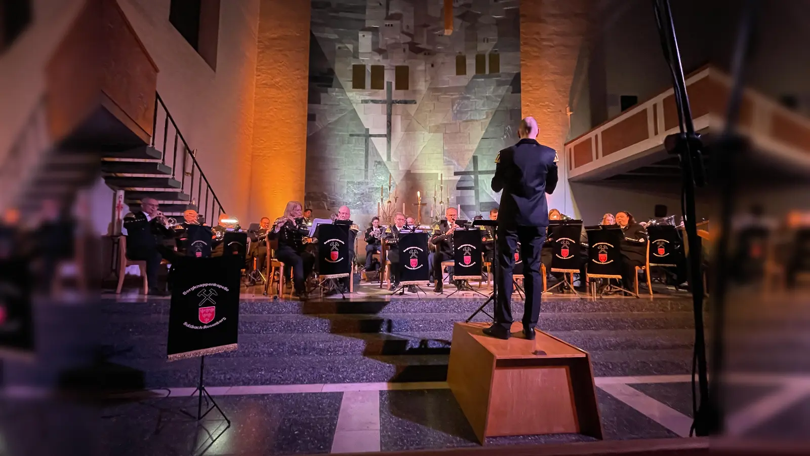 Das Bild zeigt eine Szene vom Benefizkonzert aus dem Vorjahr. (Bild: exb)