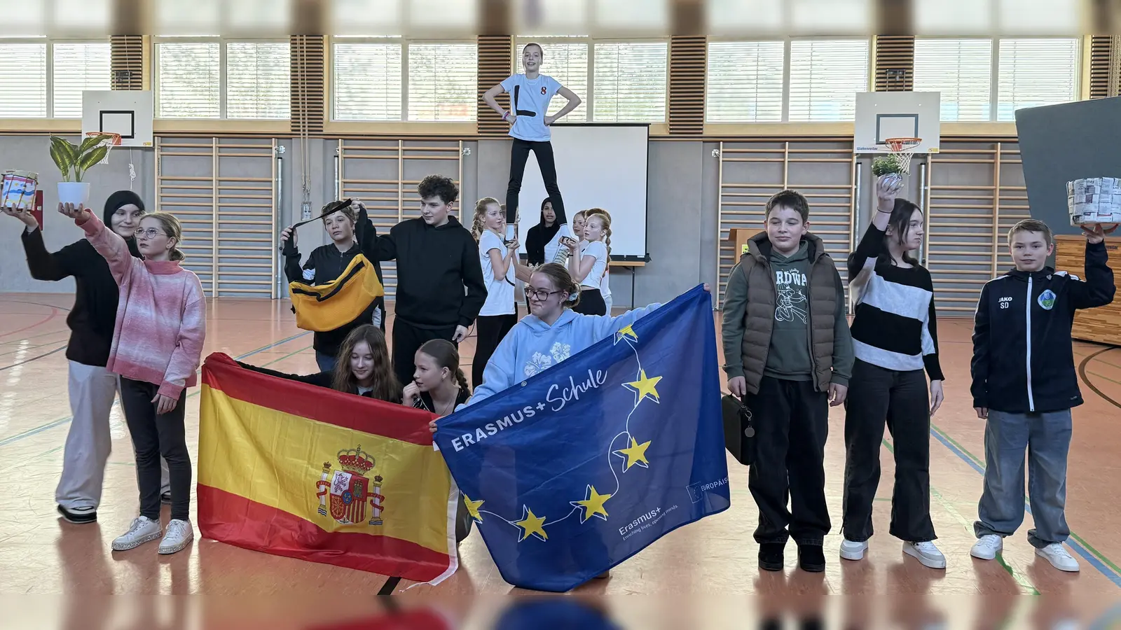 In der Turnhalle zeigten die Schüler für was die Mittelschule Altenstadt/WN steht. (Bild: Kerstin Bereczuk)