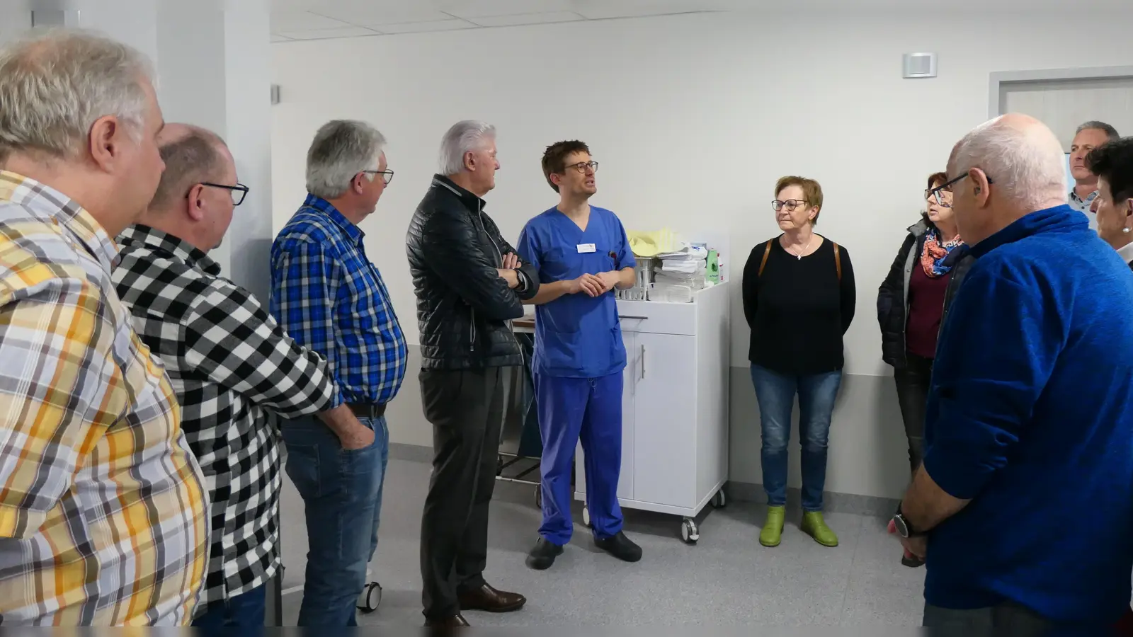 Im Bild: Markus Dollacker, Markus Hoffmann, Helmut Pilhofer, Werner Renner, Dr. Jan-Ole Baur, Siglinde Eberl, hinten rechts etwas verdeckt, Schatzmeister Christian Faderl – von links. (Bild: Jürgen Leißner)