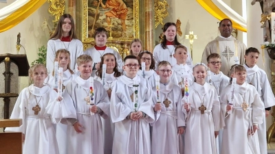 Die diesjährigen Erstkommunionkinder der Pfarrei Neukirchen zu St. Christoph feierten gemeinsam ihren großen Festtag. (Bild: Yvonne Zimmermann)