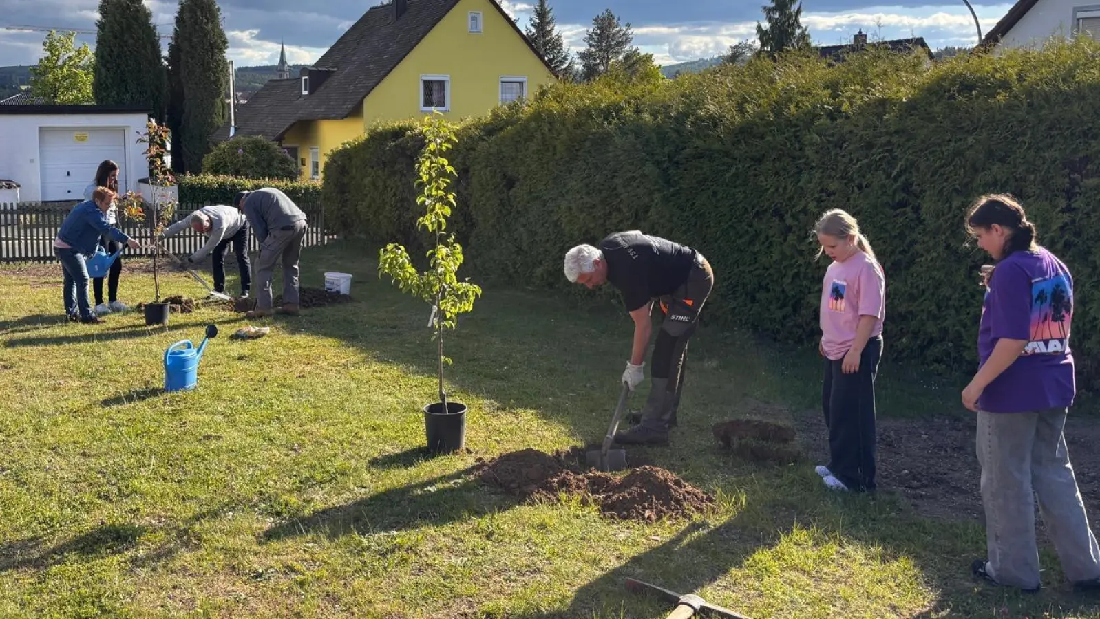 Baumpflanzaktion der SPD Erbendorf. (Bild: Martin Gallersdörfer)