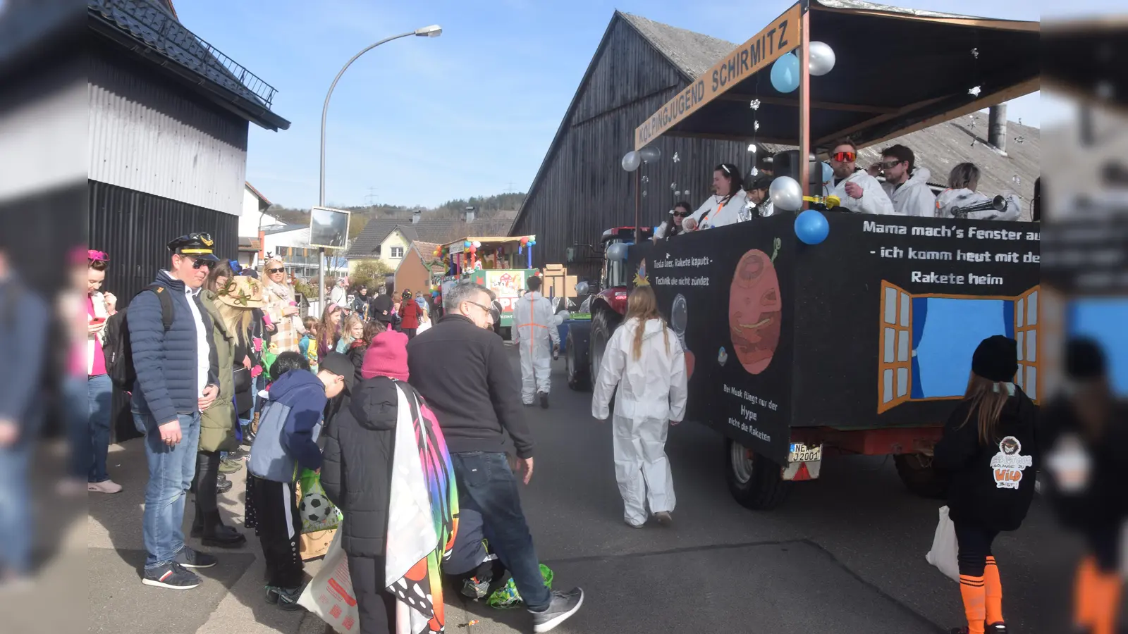 Auch heuer wird die Kolpingjugend aus Schirmitz wieder mit einem eigens gebauten Faschingswagen in Bechtsrieth dabei sein. (Archivbild: Ernst Frischholz)