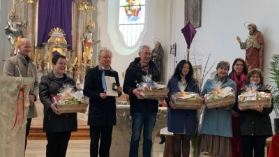 Von links: Kirchenpfleger Christoph Lukas, Monika Krug, Manfred Zeitler, Rudi Kreis, Birgit Gösl, Anna Scheibl, PGR-Sprecherin Sonja Herold und Michaela Schuller (Bild: Michaela Schuller)