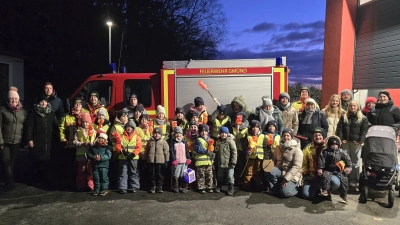 Gruppenbild der Teilnehmer zur Nachtwanderung (Bild: Marco Schiener)