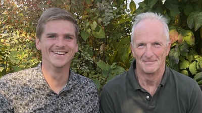 Bürgermeister Martin Fleischmann (links) und Künstler Konrad Pirner (Bild: Regina Kießling)
