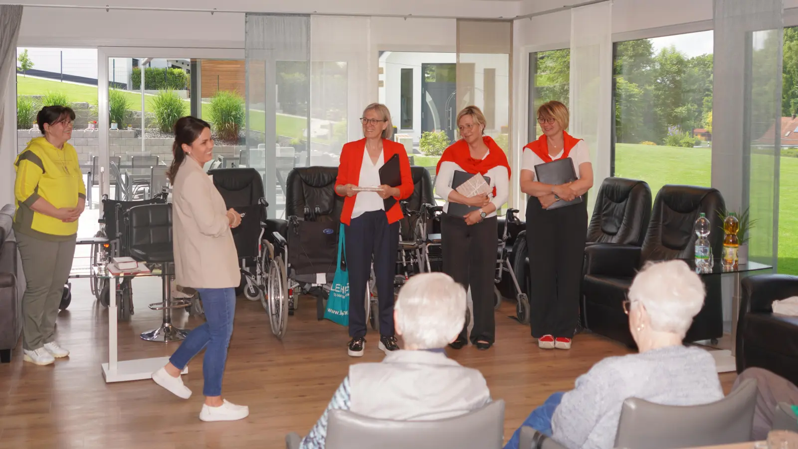 Im Bild von links: Regina Bäumler, Melanie Reber, Doris Völkl, Steffi Daubenmerkl und Andrea Götz (Bild: Franz Völkl)