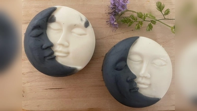 Ein besonderes Highlight ist der Workshop „Naturseife selbst gemacht“. Hier lernen die Teilnehmenden die Grundlagen des Seifensiedens kennen und stellen in gemütlicher Atmosphäre ihre eigenen duftenden Naturseifen her – ganz ohne Vorkenntnisse, aber mit viel Freude am kreativen Arbeiten. (Bild: Christine Seidl)