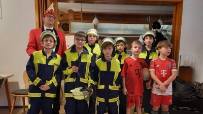 Ausgelassene Stimmung herrschte beim Wirtshaussingen im HAK mit den Musikanten und dem Nachwuchs des WCV. (Bild: Monika Fink)