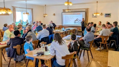 54 Ski-Cluberer folgten der Einladung zur Jahreshauptversammlung (Bild: Johannes Rumpler)
