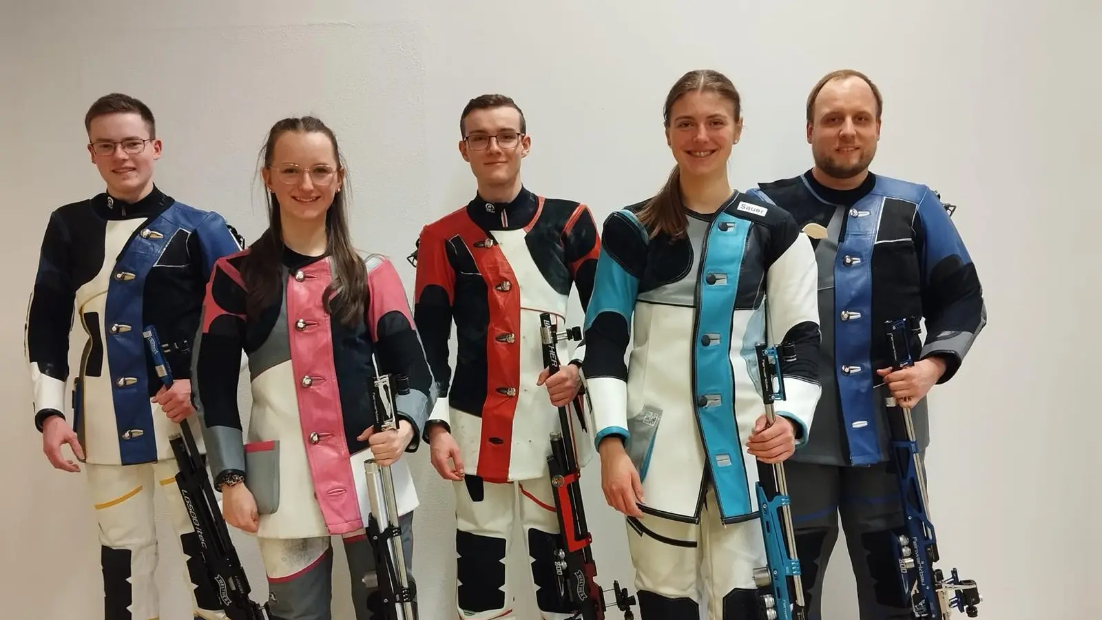 Von links: Luca Preisinger, Amelie Müller, Raffael Scharnagl, Vanessa Kaiser, Michael Riedl. (Bild: Martin Riedl)