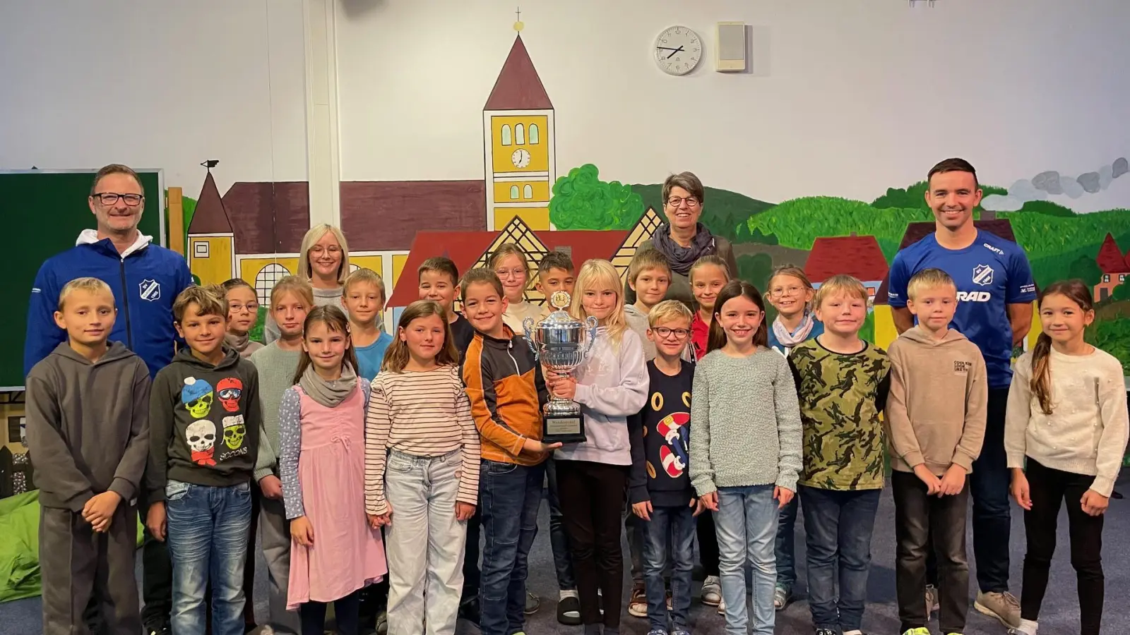 Die glücklichen Gewinner/-innen des diesjährigen Wanderpokals (Bild: Andreas Fuchs)