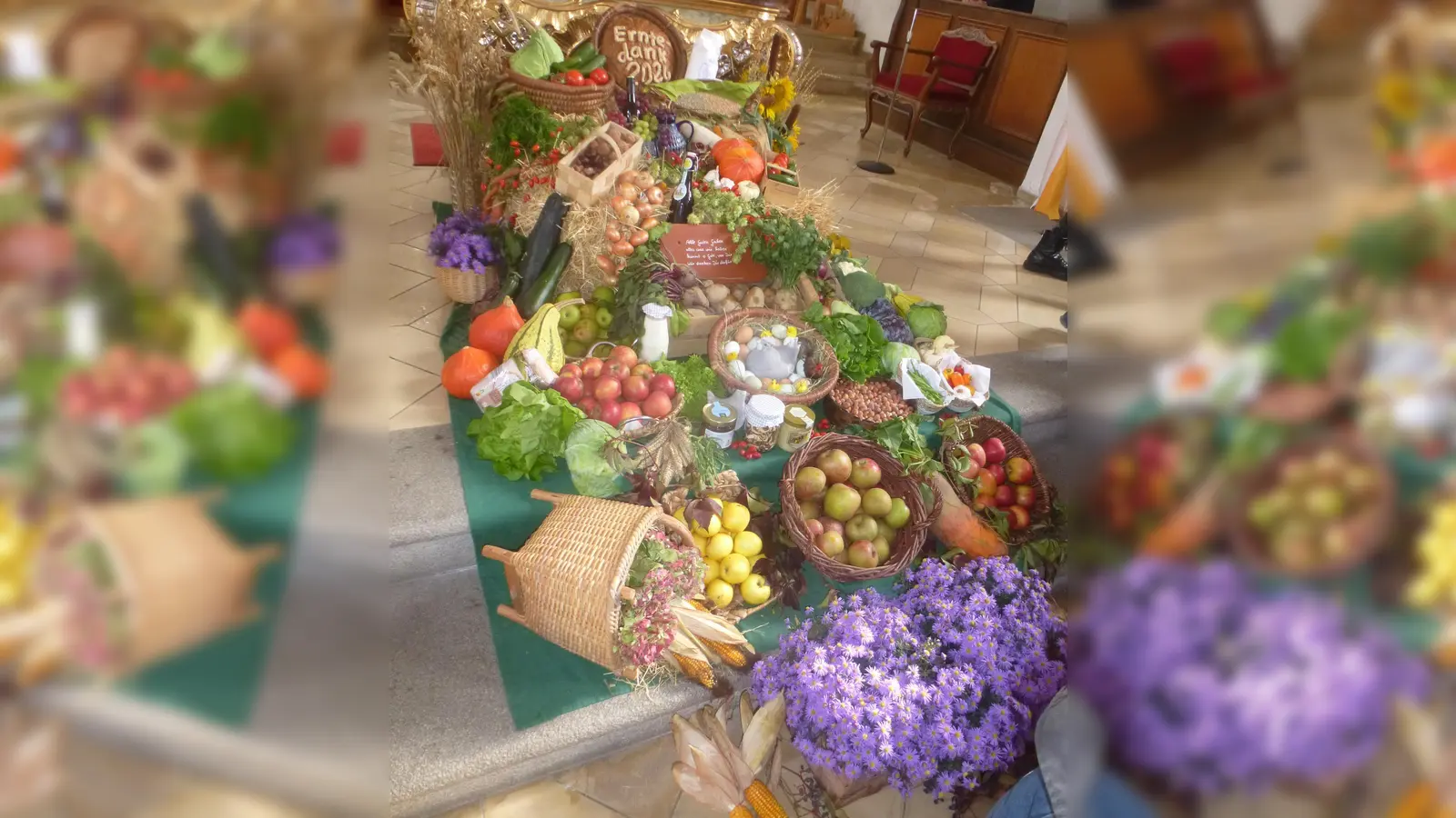 Erntedankaltar in Schwarzhofen.  (Bild: Adolf Mandl)