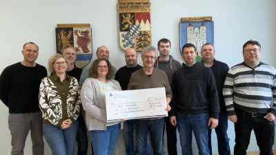 Von links: Maximilian Heinzl, Carolin Konz, Markus Vogl, Judith Linberg-Karwath, Willi Staufer, Christian Mayerhöfer, Bürgermeister Wolfgang Braun, Christian Höfer, Stefan Wenzel, Christian Thinschmied, und Wolfgang Konz. (Bild: Wolfgang Braun)