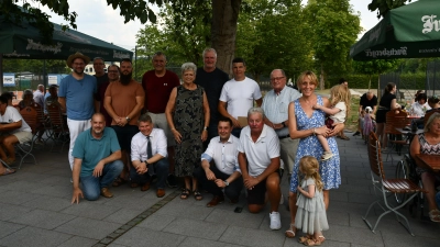 Viele Vereine und Stadträte hatten mit Oberbürgermeister Dr. Benjamin Zeitler den Weg zum Krautnudelfest des CSU Ortsverbandes Hammerweg gefunden. (Bild: Dagmar Nachtigall)