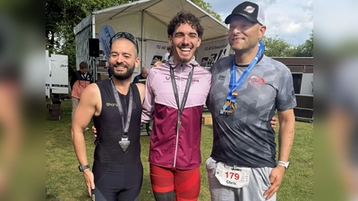 Paratriathlet Chris Kolbeck holte sich nach 2025 erneut den Deutschen Meistertitel auf der Sprintdistanz –( ganz rechts ) (Bild: Franz Pretzl)