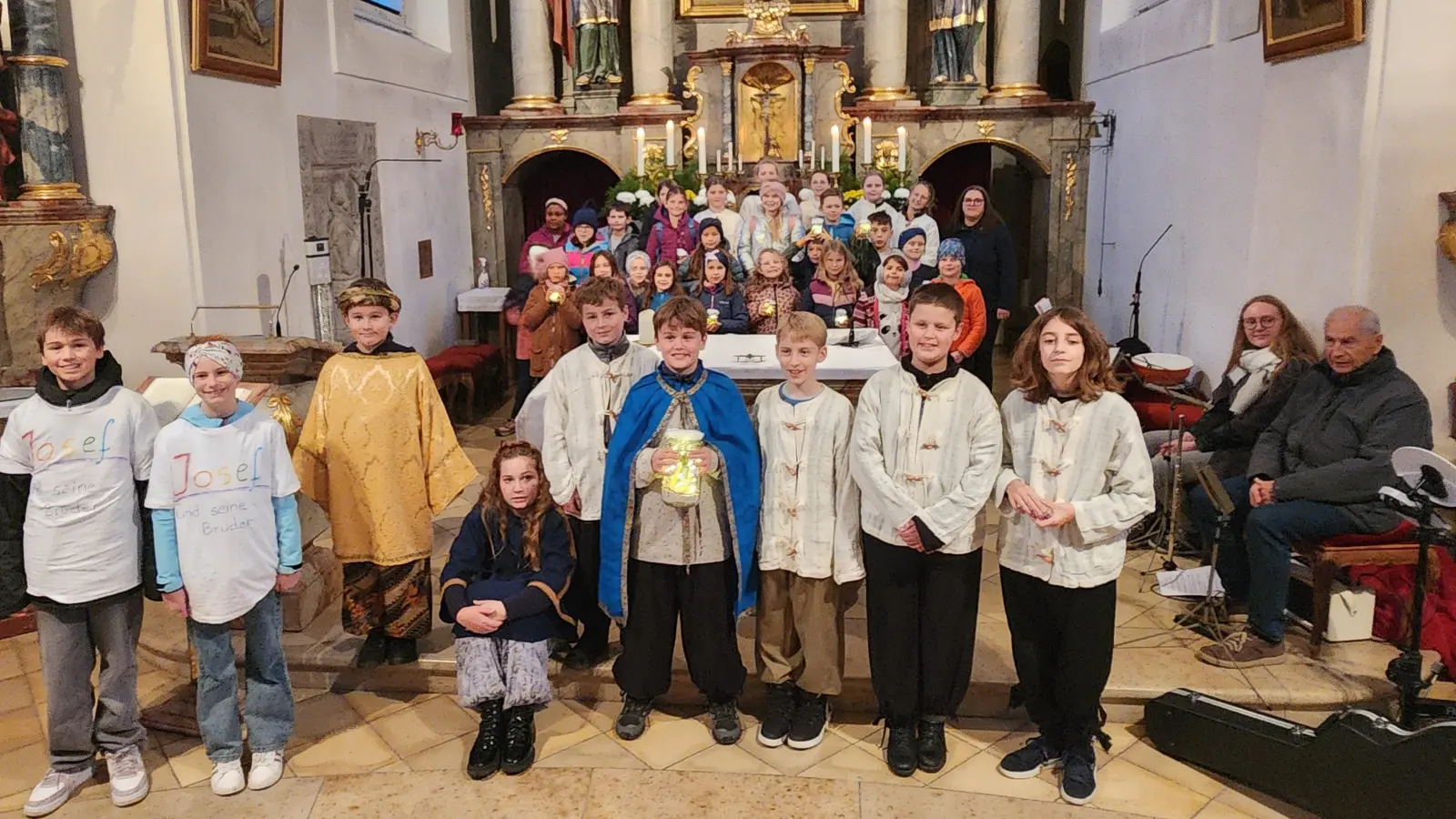 Die Schauspieler, Chorsänger und Musiker der Band hatten schon Wochen vorher mit dem Einstudieren des Musicals begonnen. (Bild: Claudia Kloss)