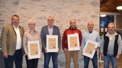 Von links nach rechts: Bürgermeister Reinhard Kreuzer, Dr. Bärbel Placke, 2. Bürgermeister Andreas Hopfner, Andreas Hammerer, Thomas Schiller, 3. Bürgermeister Josef Fleißer. (Bild: Nicole Rochelt)