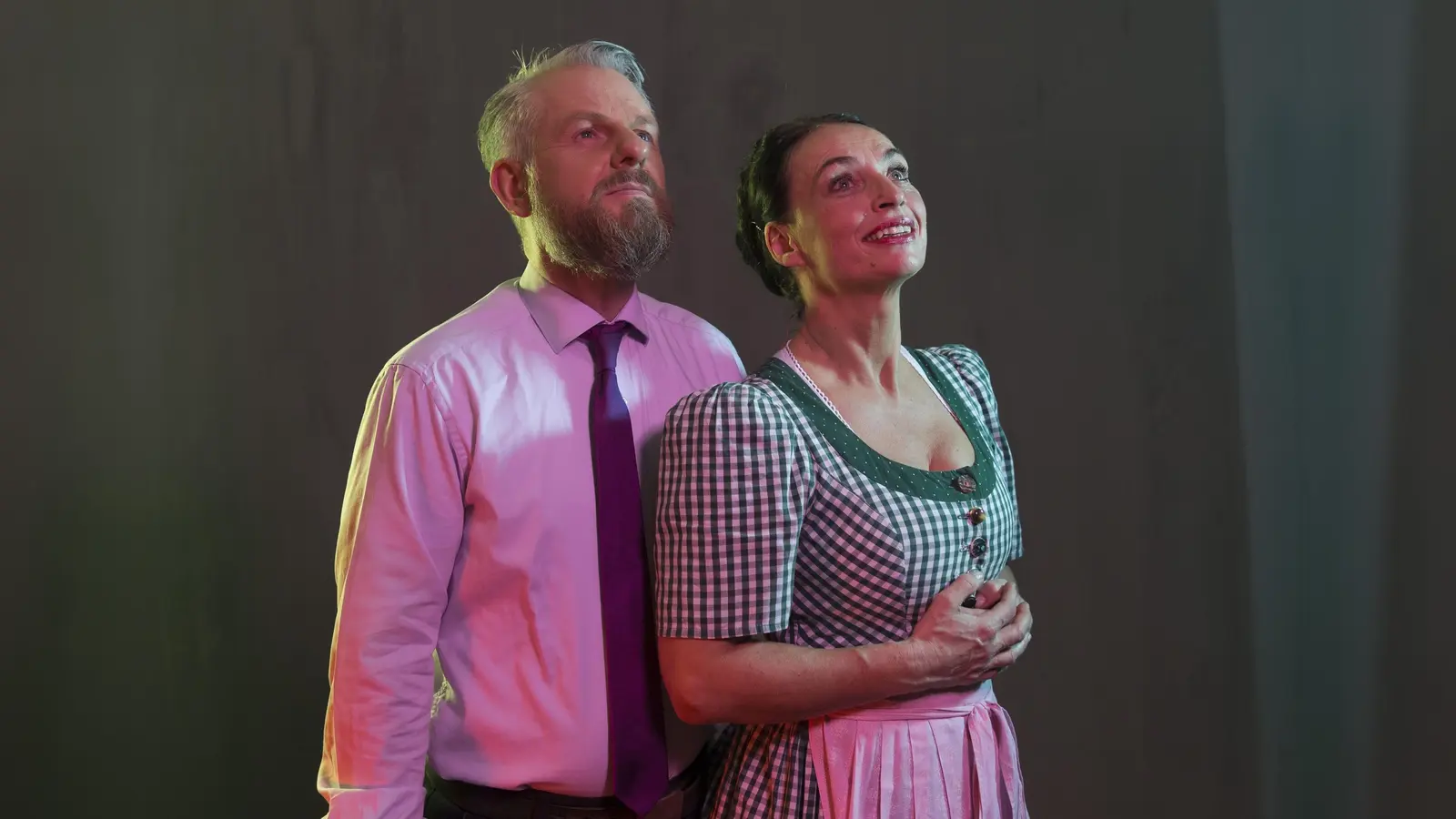 Das Bild zeigt das Duo „Schwester Cordula liebt Groschenromane“, das am 30. Juli beim Amberger Sommerfestival gastiert. (Bild: Petrov Ahner)