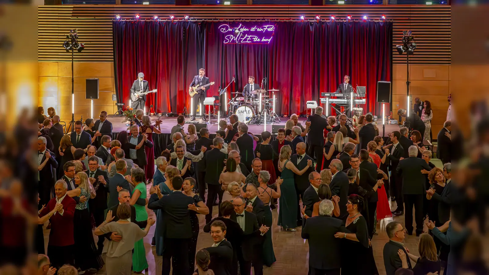 Stadtball „Schwandorf tanzt” (Bild: Marcus Rebmann)