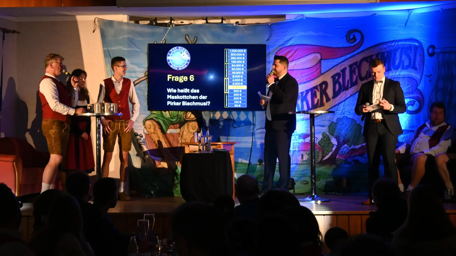 Ein nur „ja” zur Patenschaft sagte die Pirker Blechmusi nicht, die Roggensteiner mussten sich diese erst bei „Wer wird Patenverein?” erspielen. (Bild: Kerstin Kiener)