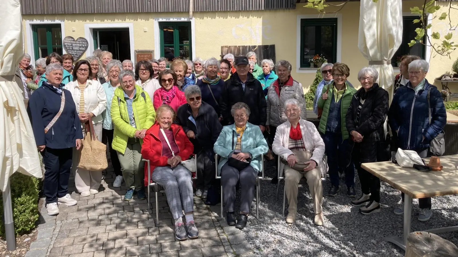 Besuch im Hof-Cafe Müllner in Schwarzach b. Nabburg (Bild: Gaby Narozny)