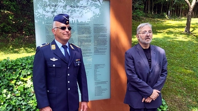 Major a. D. Alexander Schu und Primo Capitano Cesare Stefanonie.(re)  (Bild: Hartmut Schütze)