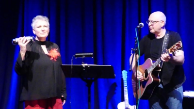Das Duo Kreiner &amp; Reiner begeisterte mit Märchen aus dem Leben und Liedern über das Leben. (Bild: Johann Schmalzl)