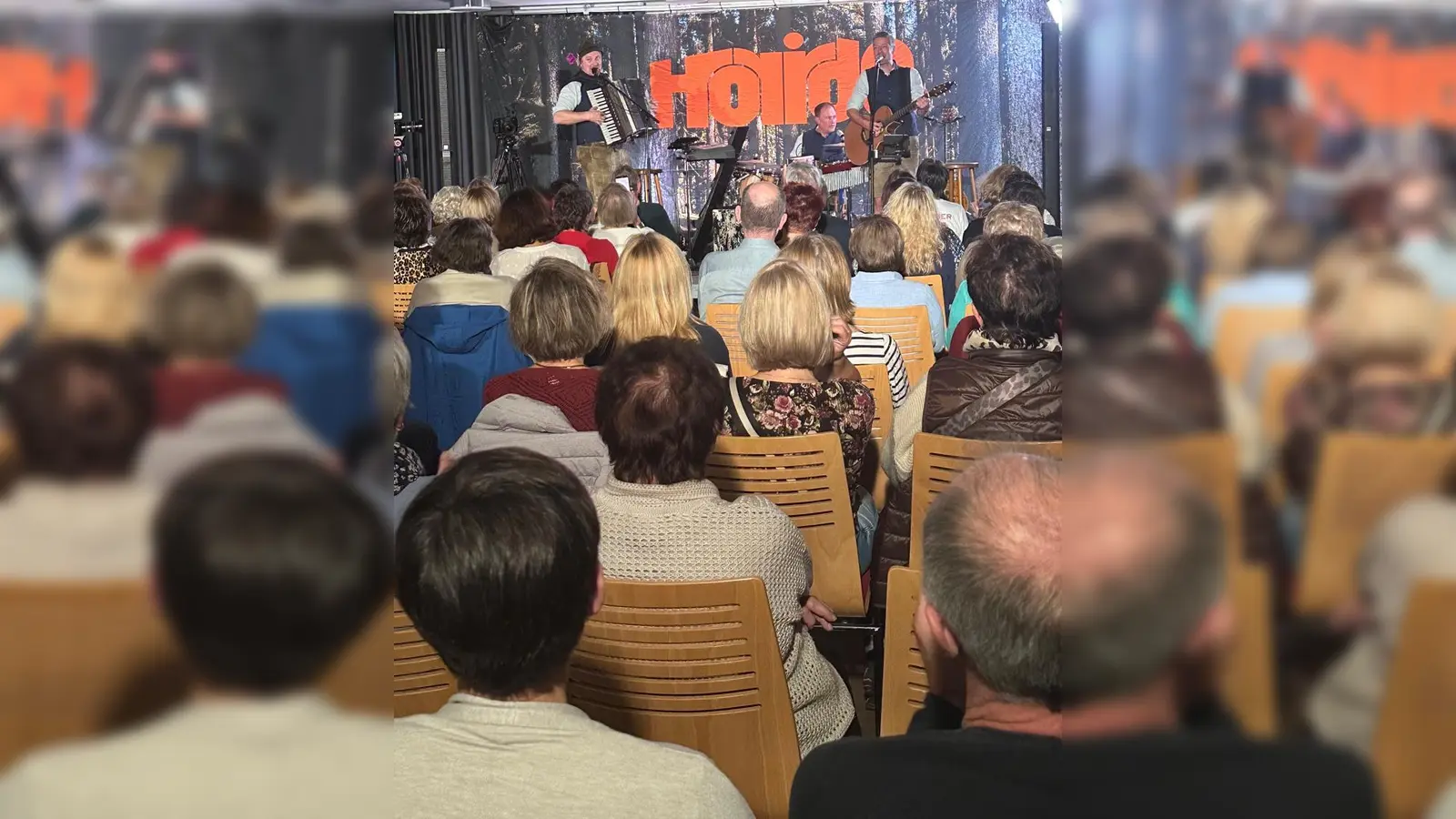 Horrido Express spielte vor einem ausverkauften Saal (Bild: Jutta Kirner)