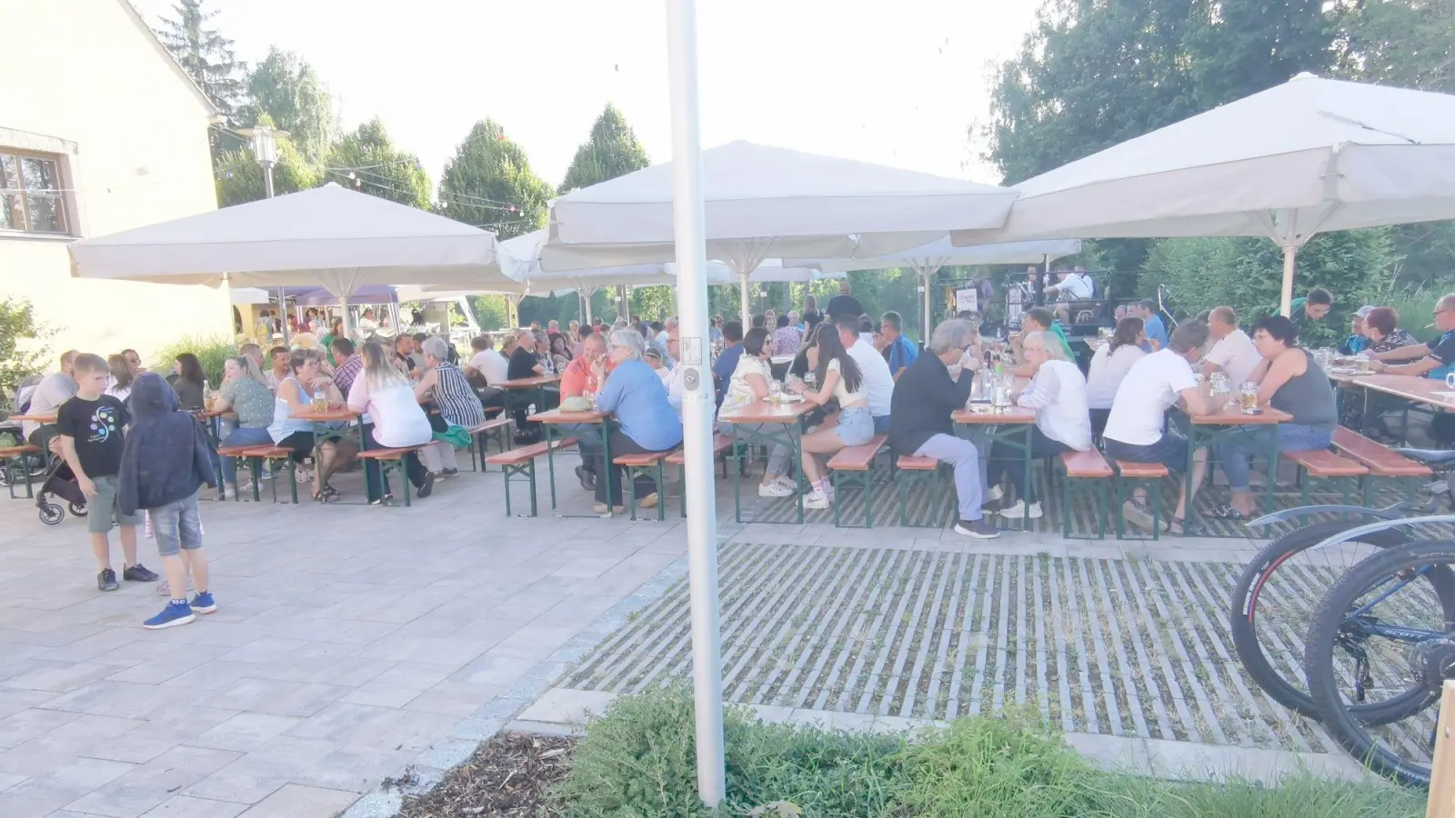 Das Sommernachtsfest der Hubertusschützen war sehr gut besucht.<br> (Bild: Karl Ziegler)