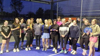 Die Teilnehmerinnen des ersten Ladies Night Padel -Turnier hatten am Riedener Sportplatz jede Menge Spaß (Bild: Peter Gattaut)
