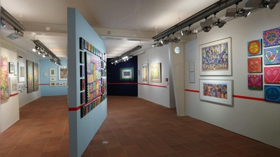 Hunderte Grafiken und Leinwände in jeder Größe und Couleur sind in Tirschenreuth zu sehen. (Bild: Ronja Storch)