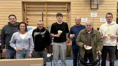 von links: 1. Vorsitzender Kilian Braun, Brigitte Danner, Richard Dürmann (Pischeldorf), Rieder Alfred (Eslarn, 3. Platz), Graf Alfons (Amberg, 2. Platz), Meier Sandro (Luhe, 3. Platz) (Bild: Timo Kreuzer)