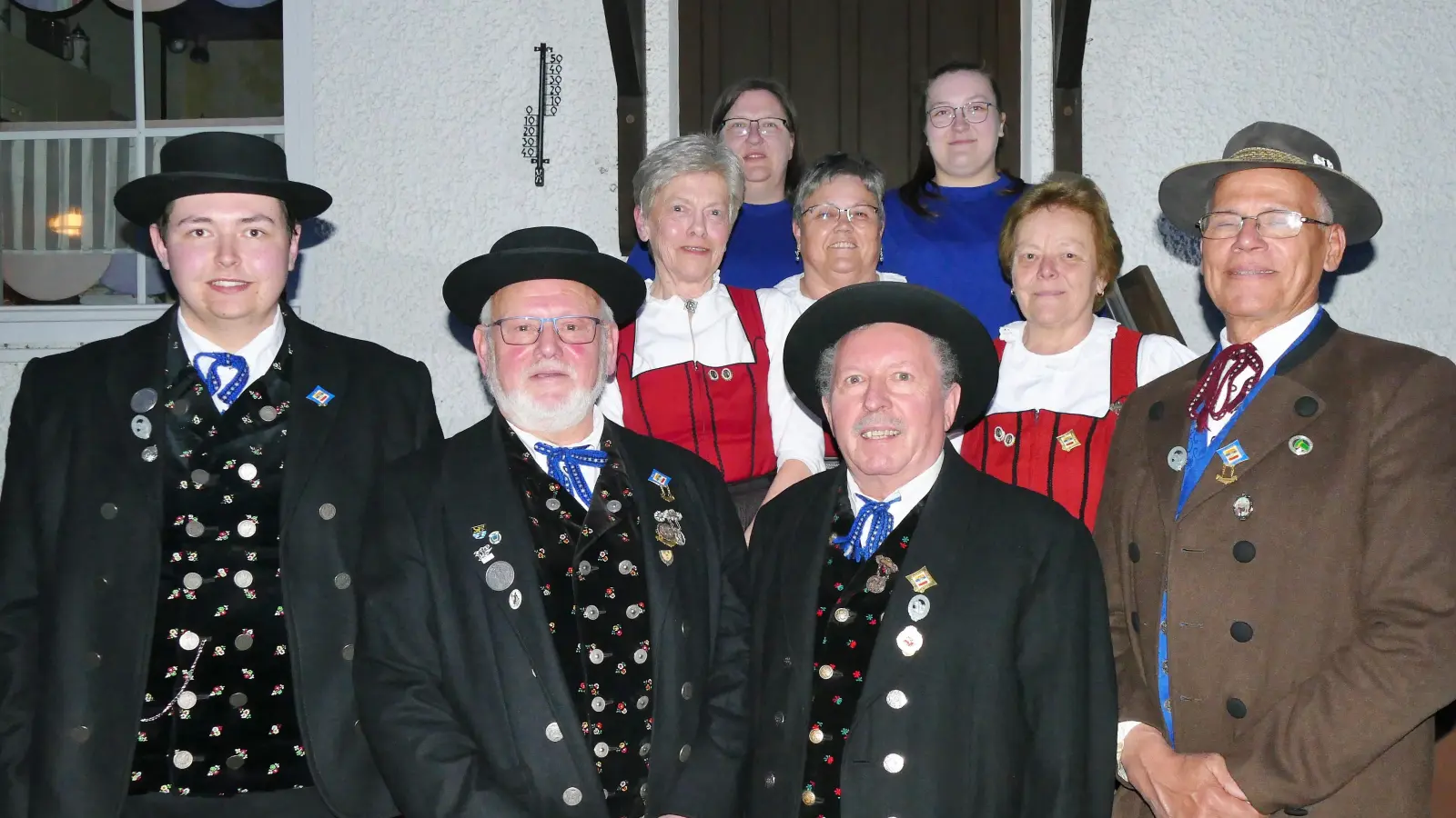 Die neu gewählte Vorstandschaft mit Gauvorstand Peter Fink (rechts) (Bild: Johann Siegert)