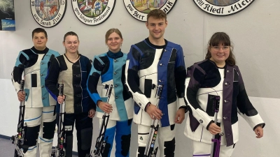 Mannschaftsaufstellung von links: Maximilian Wallmeyer, Lisa Stahl, Sophia Kleber, Jonas Pühler, Marie-Christin Wallmeyer (Bild: Manuel Arnold)