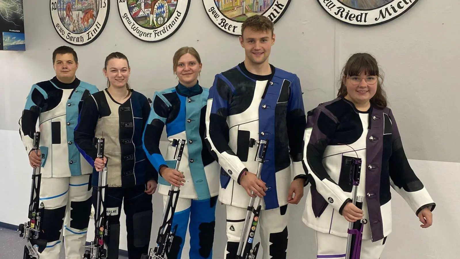 Mannschaftsaufstellung von links: Maximilian Wallmeyer, Lisa Stahl, Sophia Kleber, Jonas Pühler, Marie-Christin Wallmeyer (Bild: Manuel Arnold)