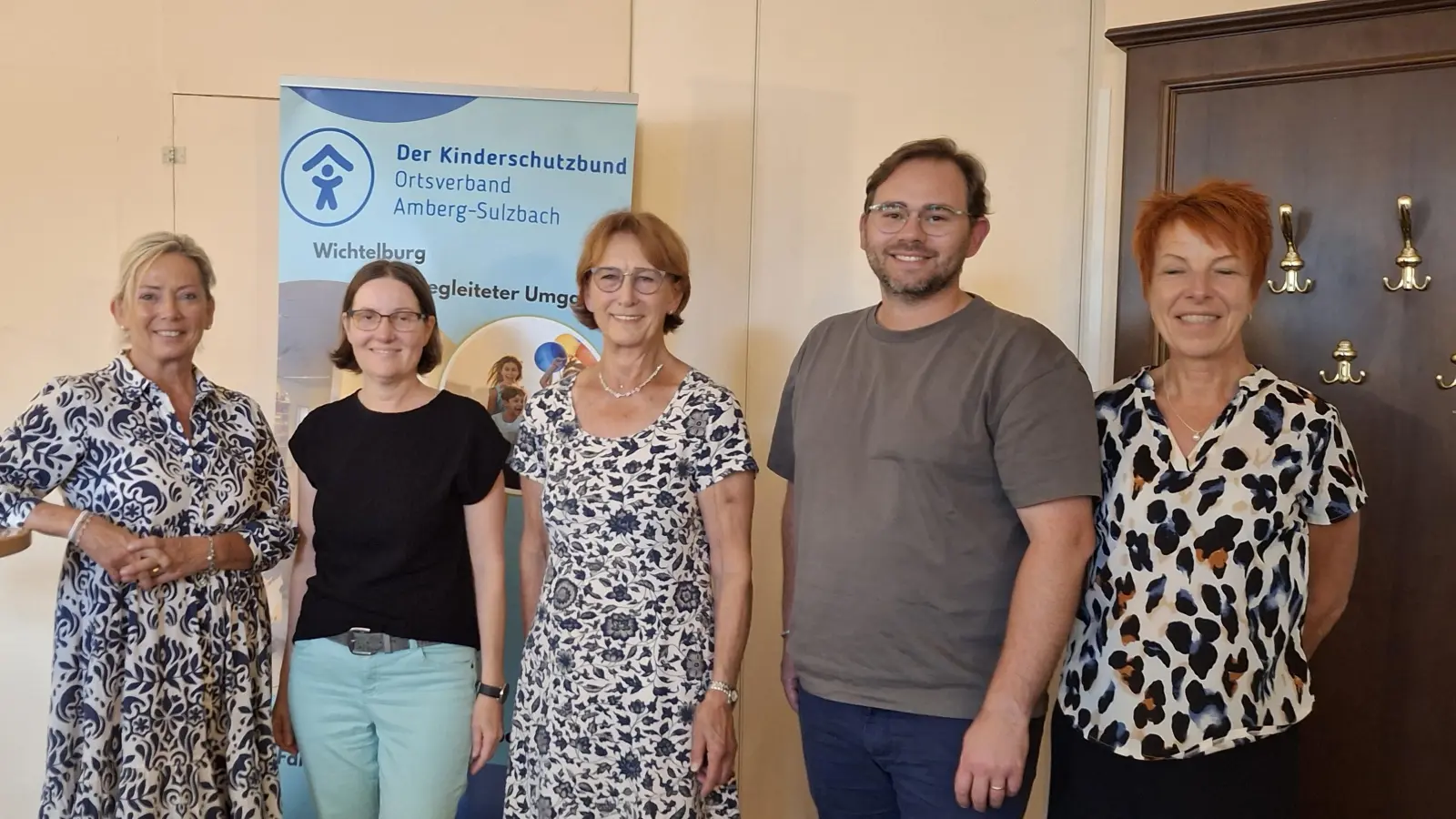 Von links: Schatzmeisterin Silvia Eidenhardt, Karla Drössler, Vorsitzende Brigitte Breitfelder, stellvertretender Vorsitzender Cristian Hell, Monika Höhne. (Bild: Martina Eiban)