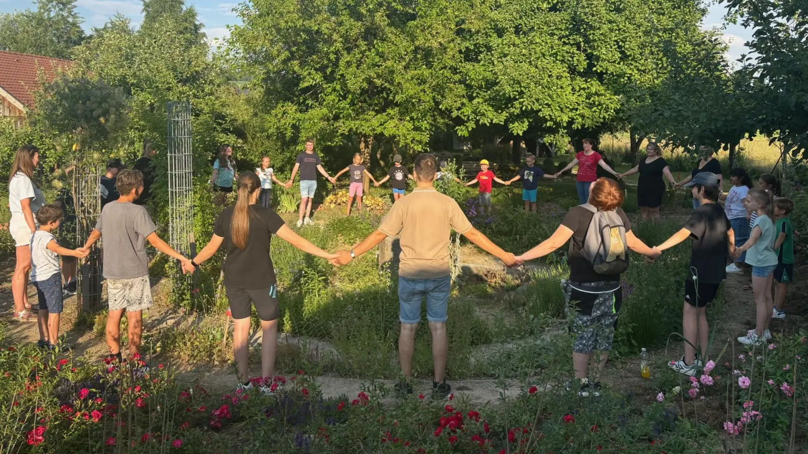 Im Kreislehrgarten gab es einen interessanten Aufenthalt. (Bild: Silke Scherm)